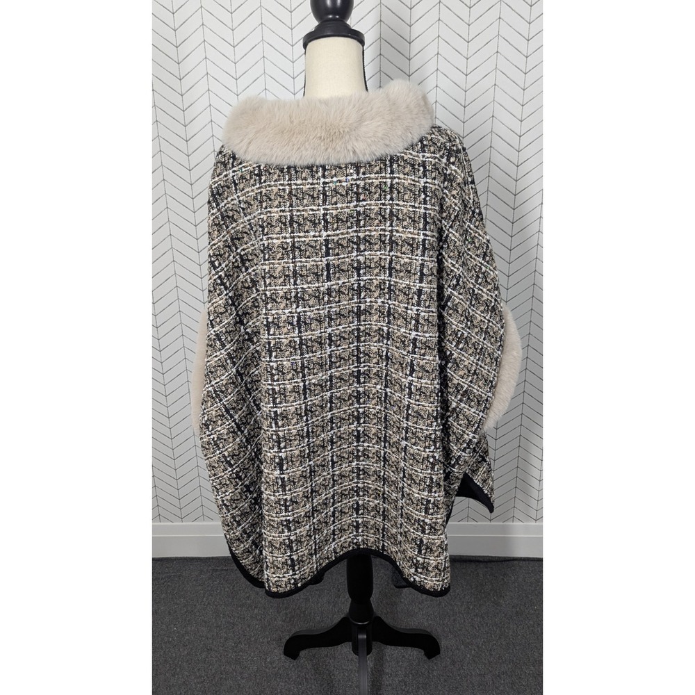 Vince Camuto Poncho Womens OSFA Black Cream Faux Fur Toggle Old Money Luxury - Picture 2 of 14